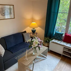 Apartment Magnifique Parisien Au Pied De La Tour Eiffel City Center, Paris