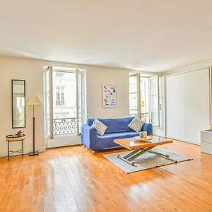 Apartment Bright Parisian Flat - Marais, Paris