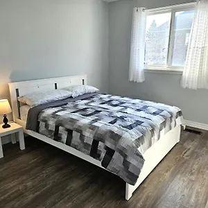 Modern Quiet By The Airport Homestay Mississauga