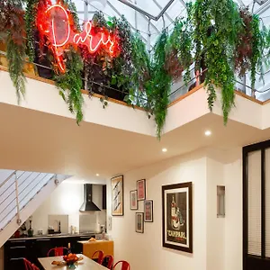 Appartement Loft Familial Au Coeur De Avec Clim, Arcade Et Baby-foot Proche Republique Et Canal St Martin, Paris